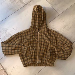 Cropped trendy brown and black zipper jacket